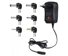 CP UCH1 Universal 12/30W (Maks. 2,1A) Barošanas adapteris + USB 3-12V manuāls slēdzis un 6 spraudņi juodas (OEM)