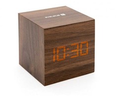 Evelatus EMC02 Digitāls koka kuba Pulkstenis Modinātājs ar termometru + USB adapteris Tumšs koks