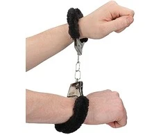 ShotsToys Erotiniai antrankiai su kailiu juoda BDSM sex