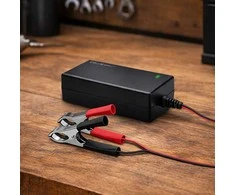 Qoltec 52665 Automatic charger for AGM GEL STD batteries | 24V charger | 2A | 48W | LED | 1.8m cable