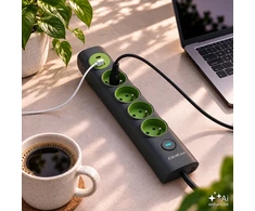 Qoltec Maitinimo juosta su apšviestu jungikliu | Ilgintuvas 6v1 | 4 lizdai su įžeminimu | 1xUSB-C 15W | 1xUSB 12W | 1,8 m