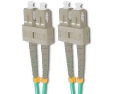 Qoltec SC/UPC šviesolaidinis pataisymo laidas - SC/UPC | Daugiarežimas | 50/125 | OM4 | Dvipusis | 1m