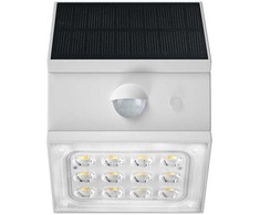Sieninis šviestuvas V-tac 2,5W LED sieninis įkraunamas šviestuvas su saulės baterija ir judesio davikliu, baltas, 3000/4000/6000K, IP65
