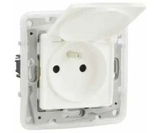 Legrand 764537 Niloe IP44 hermetiškas lizdas su langinėmis baltas 764537