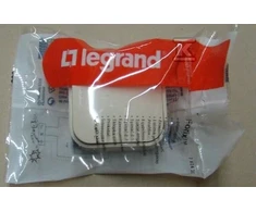 Legrand JUNGTYS 1 POLA N/T IP20 10AX FORIX Baltas