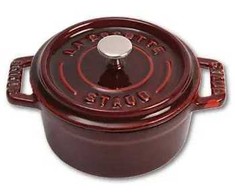 Staub apvalus ketaus mini puodas - 250 ml, grenadinas