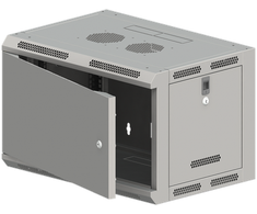 Sieninė spintelė 19" 6U 600x500, neskaidoma, vienvėrės METAL DURYS, pilnas galinis dangtis, kilnojami perforuoti šoniniai dangčiai, pilka spalva, 4 sijos, FLAT PACK ALANTEC