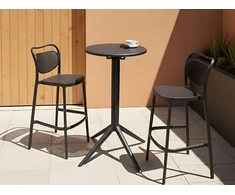 Beliani Sodo baro stalas LEGRENA 60 cm 60 cm juodas