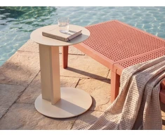 Beliani Sodo pagalbinis staliukas VANZAGO 40 cm, metalinis, smėlio spalvos
