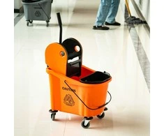 Homcom Valymo vežimėlis ant ratukų, 36 l, juodas/oranžinis, 54x41x91,5 cm, skirtas profesionaliam valymui