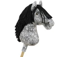 Super Hobby Horse Medinis žirgas su pilku margu kailiu ir juoda karčia