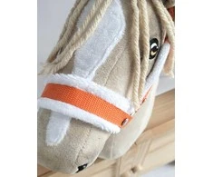 Super Hobby Horse Reguliuojamas kantaras hobi arkliukui – oranžinis su balta pūkine apdaila