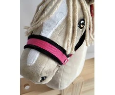 Super Hobby Horse Reguliuojamas kantaras hobi arkliukui – tamsiai rožinis su juoda pūkuota apdaila
