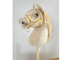 Super Hobby Horse Reguliuojamas kantaras hobi arkliukui A3 – medaus geltonumo su balta pūkine apdaila