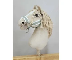Super Hobby Horse Reguliuojamas kantaras hobi arkliukui A3 – šalavijo spalvos su balta pūkine apdaila