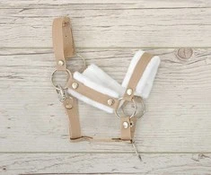 Super Hobby Horse Reguliuojamas kantaras hobi arkliukui A3 – smėlio su balta pūkine apdaila