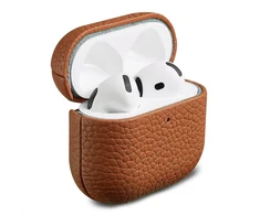 Accezz natūralios odos dėklas, skirtas AirPods 5 / 4 – konjako spalvos