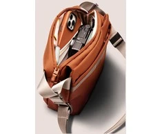 Krepšys Crossbody UNIQ Denver 5L juodos spalvos