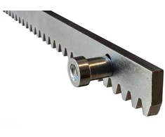 PNI AP800D vartų automatikos komplektas, kurį sudaro 4 m metalinis krumpliastiebis, fotoelementai, nuotolinio valdymo pultas, signalinė lemputė, 230V variklis, 1100 N jėga ir 800 kg stumdomiems vartams