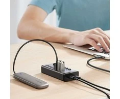 UGREEN Hub 7in1 USB-C, 7x USB-A 3.0 12V 2A (juoda)
