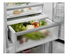 178 cm. įmontuojamas šaldytuvas su šaldikliu Electrolux ENG8MC18S