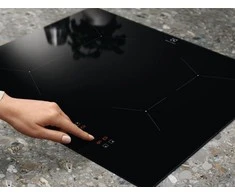 60cm. pločio indukcinė kaitlentė Electrolux LIL61424C