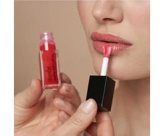 BABOR Aliejinis lūpų blizgis Super Soft Lip Oil 02 Juicy Raudona