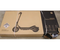 Išparduodama. Xiaomi Electric Scooter 6 GL Xiaomi 24 mėn. PAŽEISTA PAKUOTĖ AND PAINT (FRONT - LEFT AND RIGHT SIDE)