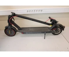 Išparduodama. Xiaomi Mi Electric Scooter Pro 2 (Juodas) Xiaomi Mi Electric Scooter Pro 2 600 W 25 km/h 3 mėn. Juodas USED SCRATCH