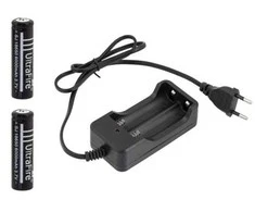 Blackmoon LC5 įkroviklio rinkinys su 2 18650 6000mAh baterijomis