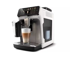Kavos aparatas „Philips 5500 LatteGo EP5545/70“ balta