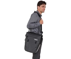 Krepšys ant bagažinės Thule Shield Pannier 22L juodas
