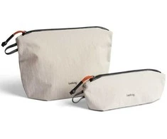 Cometic „Bellroy Lite Pouch Duo“ – dviejų kelionių organizatorių rinkinys (18 cm x 27 cm x 1,5 cm ir 8 cm x 23 cm x 6 cm) (pelenų spalvos)