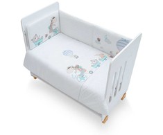 Kūdikio patalynės komplektas su antklode 100x135 ir apsauga 60x180, balta mėtinė žirafa, rinkinys naujagimio lovelei, vaikiška tekstilė