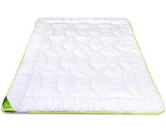 Vasarinė antialerginė bambuko antklodė, 135x200 cm, 550 g, balta, kvėpuojanti, greitai džiūstanti, šiltoms naktims, lengva patalynė