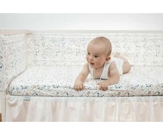Multitex Lovytės apsauga, kvėpuojantis mušlinas ir tinklinis audinys, 360 cm ilgis, minkštas tvirtinimas lipdukais, kūdikio saugos apsauga lovytės grotelėms, minkštas bortelis
