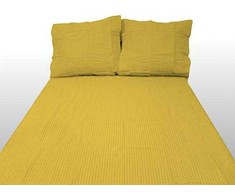 Geltonas vienspalvis gofruotos medvilnės patalynės komplektas, 200x220 cm antklodės užvalkalas su 2 pagalvių užvalkalais, 100% medvilnė, nelyginama patalynė, patvari kokybė, miegamojo tekstilė