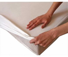 Apsauginė paklodė su guma 200x220 cm balta, kvėpuojanti čiužinio apsauga, minkštas trikotažas su PU sluoksniu, 25 cm aukščio, neperšlampama paklodė