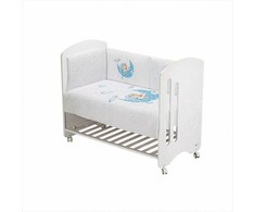 Patalynės komplektas Kūdikio antklodės ir apsaugėlės rinkinys, miegančio lokiuko spauda, balta ir mėlyna spalva, lovelėms 60x120 cm, hipoalerginis užpildas, medvilninis užvalkalas, patalynė kūdikiams