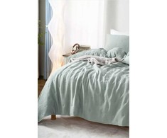 Šalavijų žalias dygsniuotas mikropluošto pledas, 240x220 cm, lengvas muslino tipo audinys, 220 g/m², 120 g/m² užpildas, lovatiesė miegamajam, minkštas užklotas