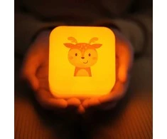 Cloud B Przenośna lampka nocna Cube B™ – świecąca kostka - Sarenka Finley