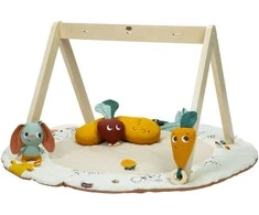 Tiny Love Gimnastyka/mata edukacyjna su drewnianym stojakiem - Garden of Adventures