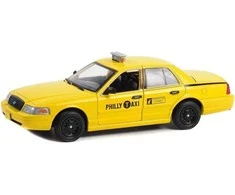 Greenlight Collectibles „Greenlight“ kolekcionuojami daiktai – 1/24 „Creed“ (2015 m.) – 1999 m. „Ford Crown Victoria Philly Taxi“