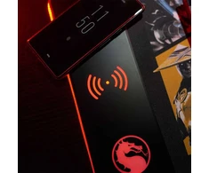 „Numskull Mortal Kombat“ – didelis žaidimų kilimėlis ir mobiliojo telefono įkroviklis