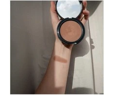 Sandstone – „Infinite Summer Bronzer 31 Sunset“.