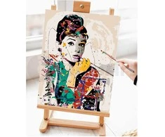 Omaart Audrey Hepburn