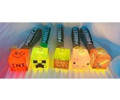 Šviečiantis led Raktų Pakabukas Minecraft