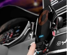 „XBLITZ“ automatinis automobilio laikiklis su įkrovimu FX8