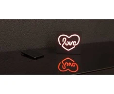BigBen Neoninė belaidė „Bluetooth“ kolonėlė „Love“ / medinis dėklas