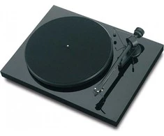 Gramofonas Pro-ject Debut III DC Piano Juodas + OM5